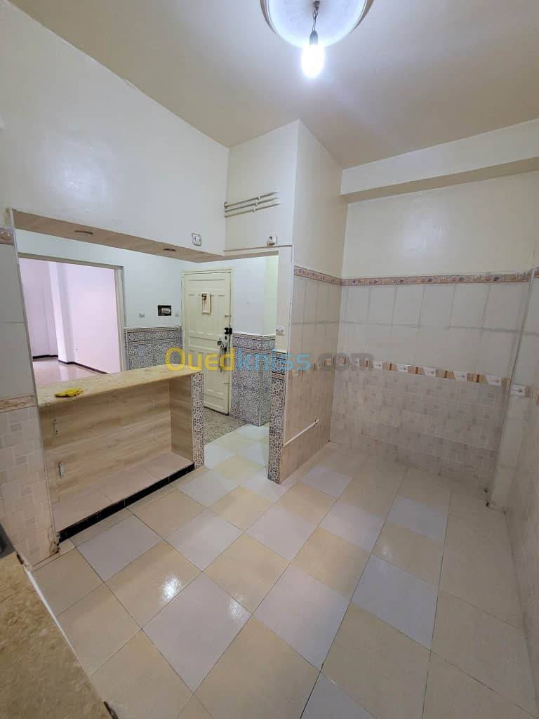 Location Appartement F3 Djasr Kasentina