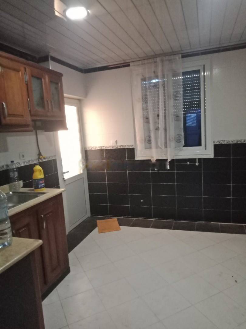 Location Appartement F4 Baba Hassen