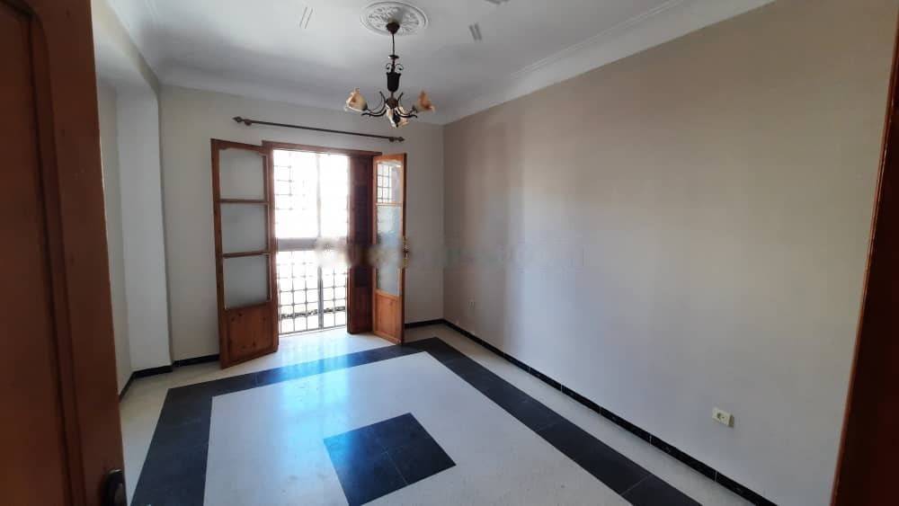 Location Niveau de villa F4 Djasr Kasentina
