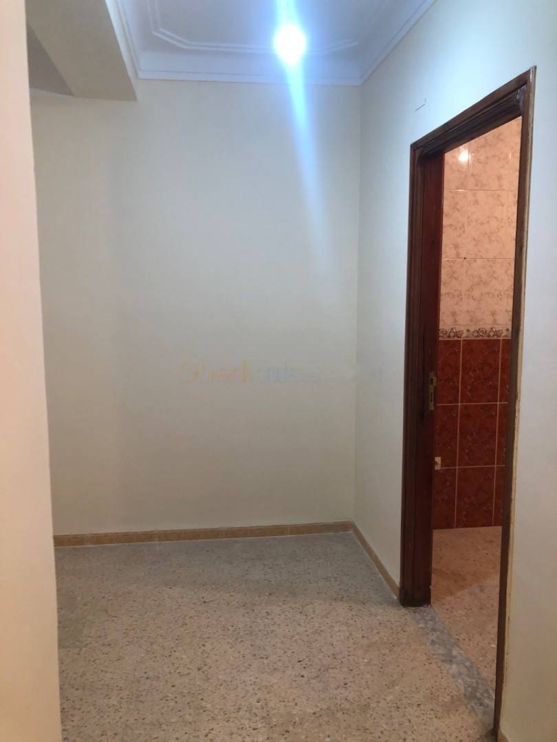 Location Appartement F3 Hussein Dey