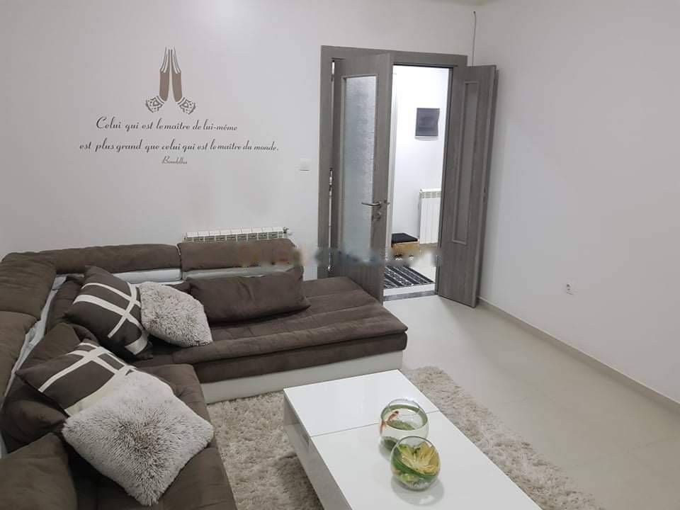 Location Appartement F4 Djasr Kasentina