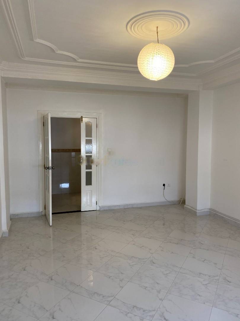 Location Appartement F4 El Achour