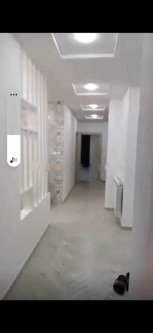 Location Niveau de villa F4 Djasr Kasentina