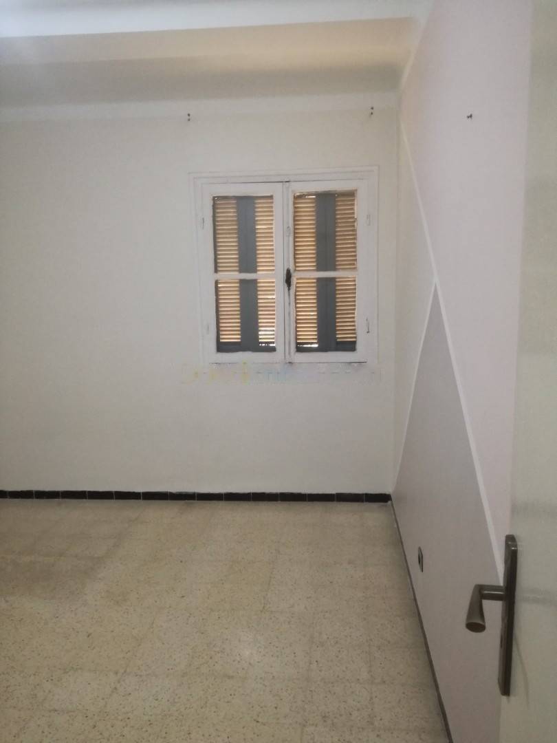 Location Appartement F3 Bab Ezzouar