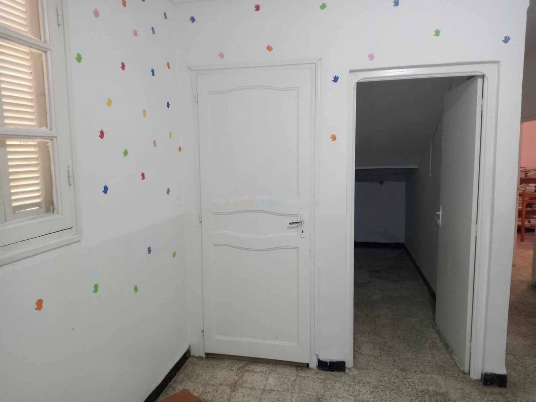 Location Niveau de villa F3 Ain Benian