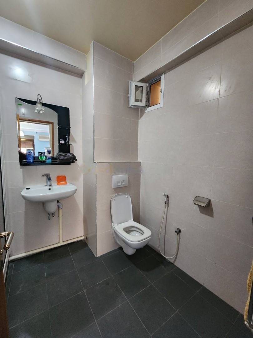 Location Appartement F4 Hydra