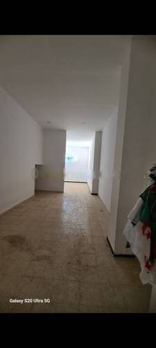 Location Local F3 Souidania