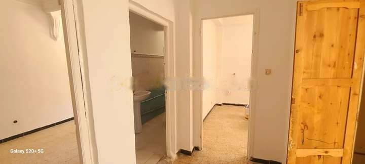 Location Niveau de villa F3 Khraicia