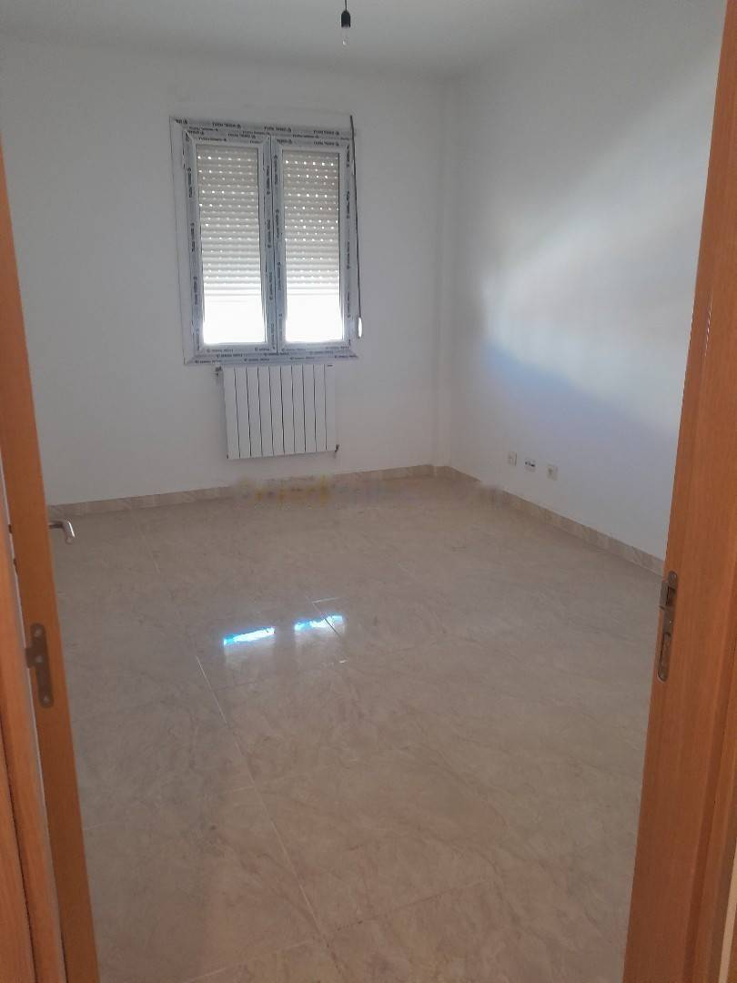 Location Appartement F4 Souidania