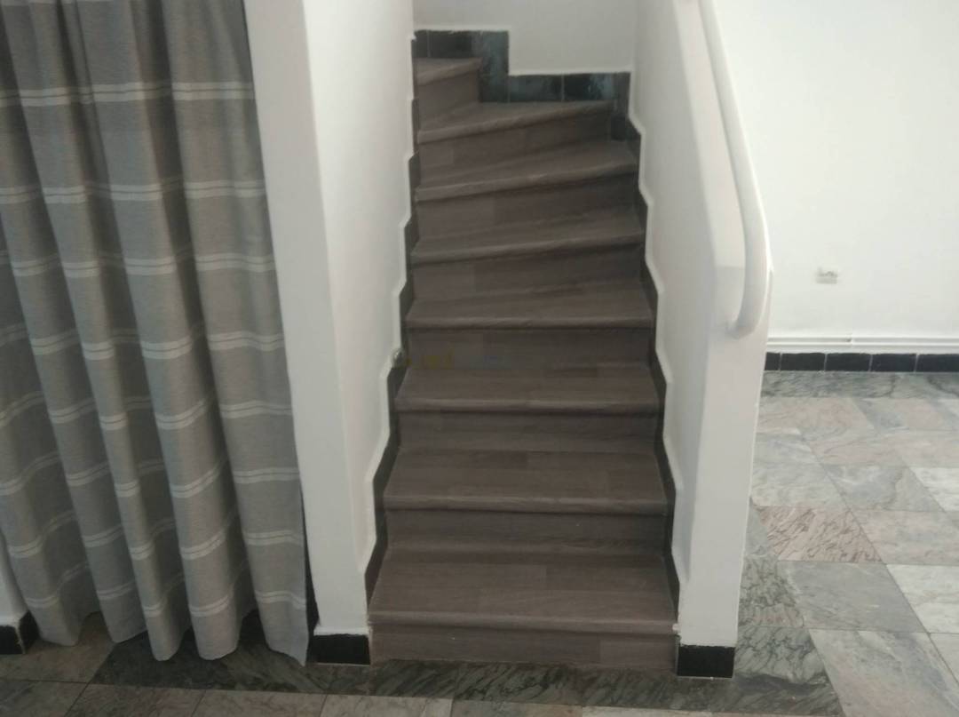 Location Appartement F2 El Mouradia
