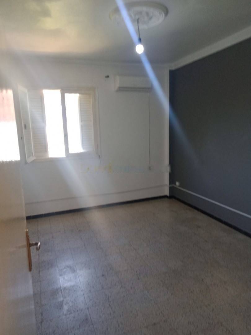 Location Appartement F3 Birkhadem