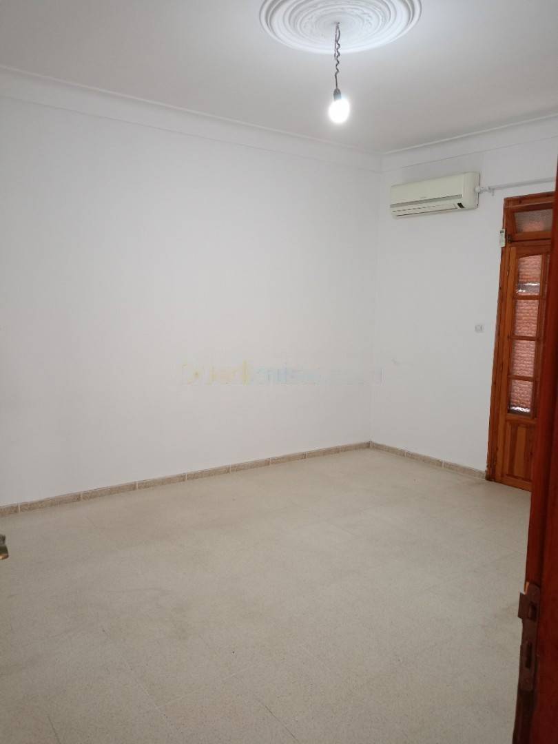 Location Niveau de villa F6 Bir Mourad Rais