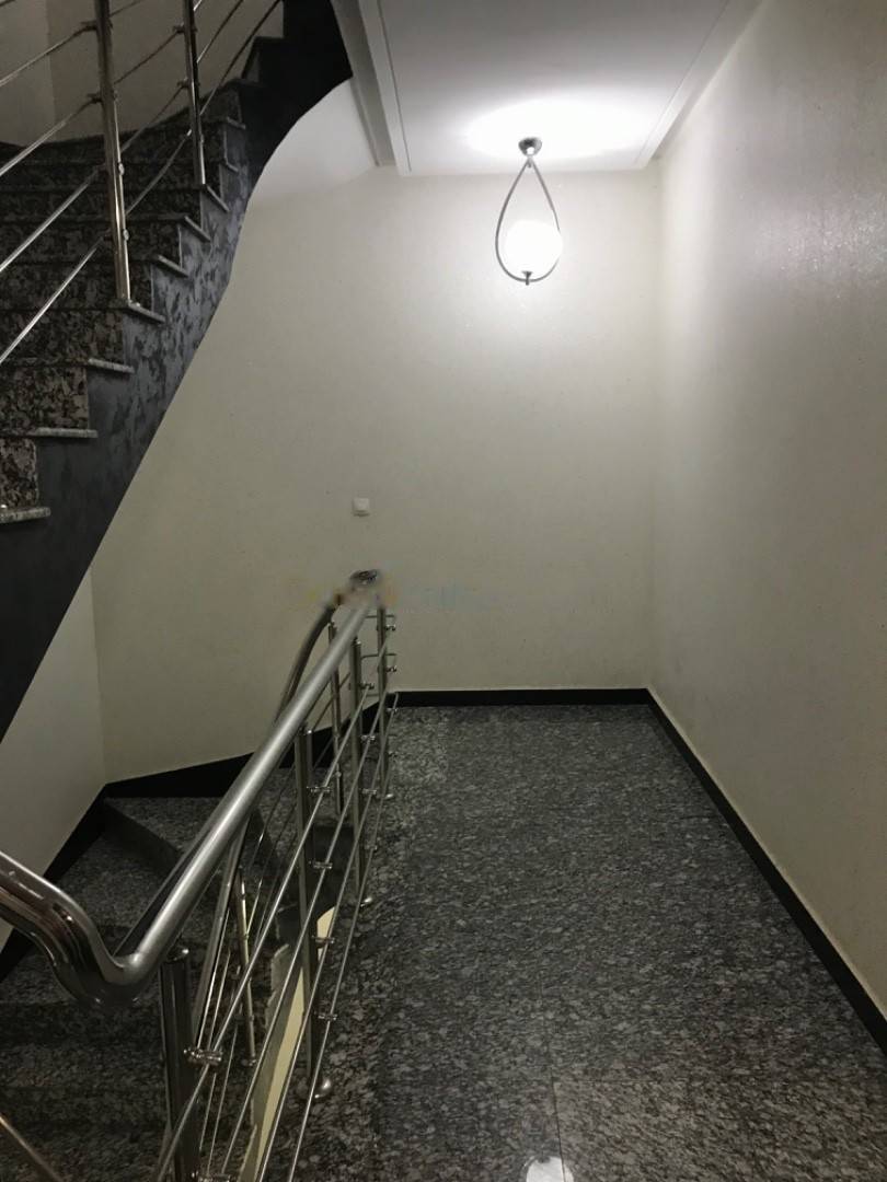 Location Appartement F4 El Achour