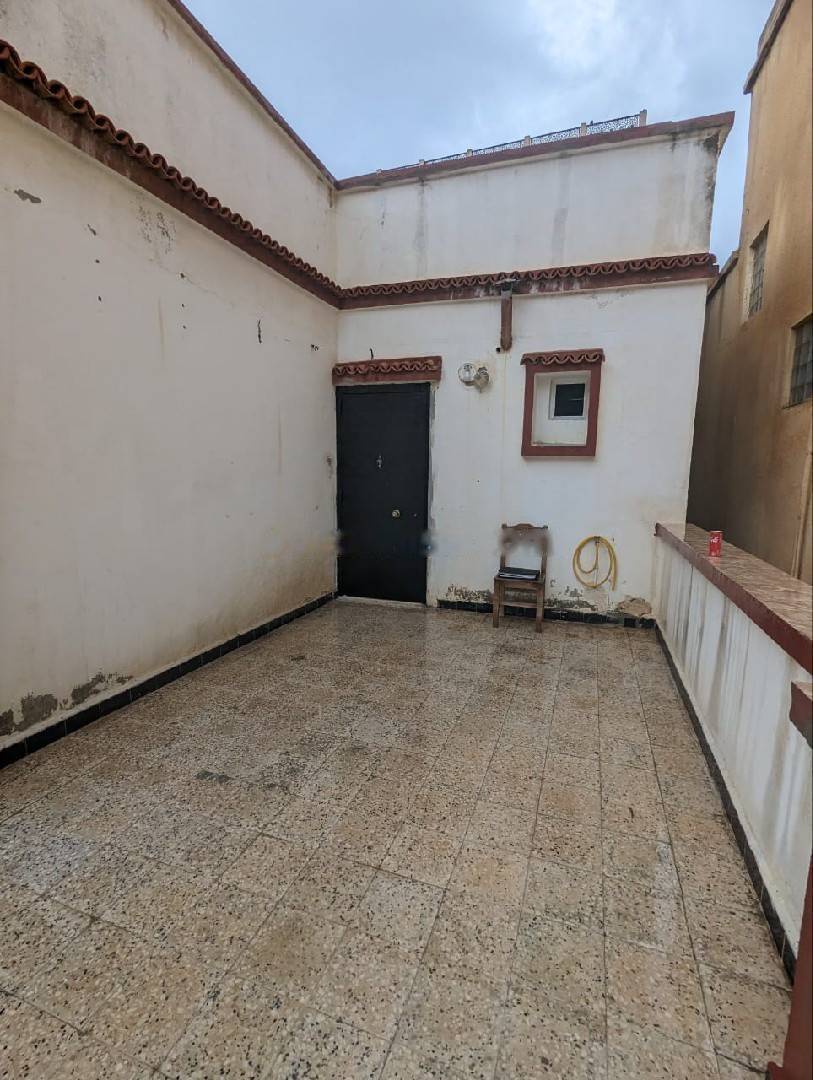 Location Niveau de villa F5 Ain Benian