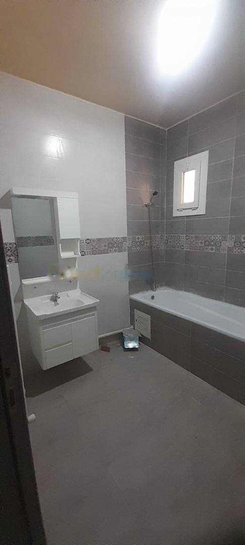 Location Appartement F5 Rahmania