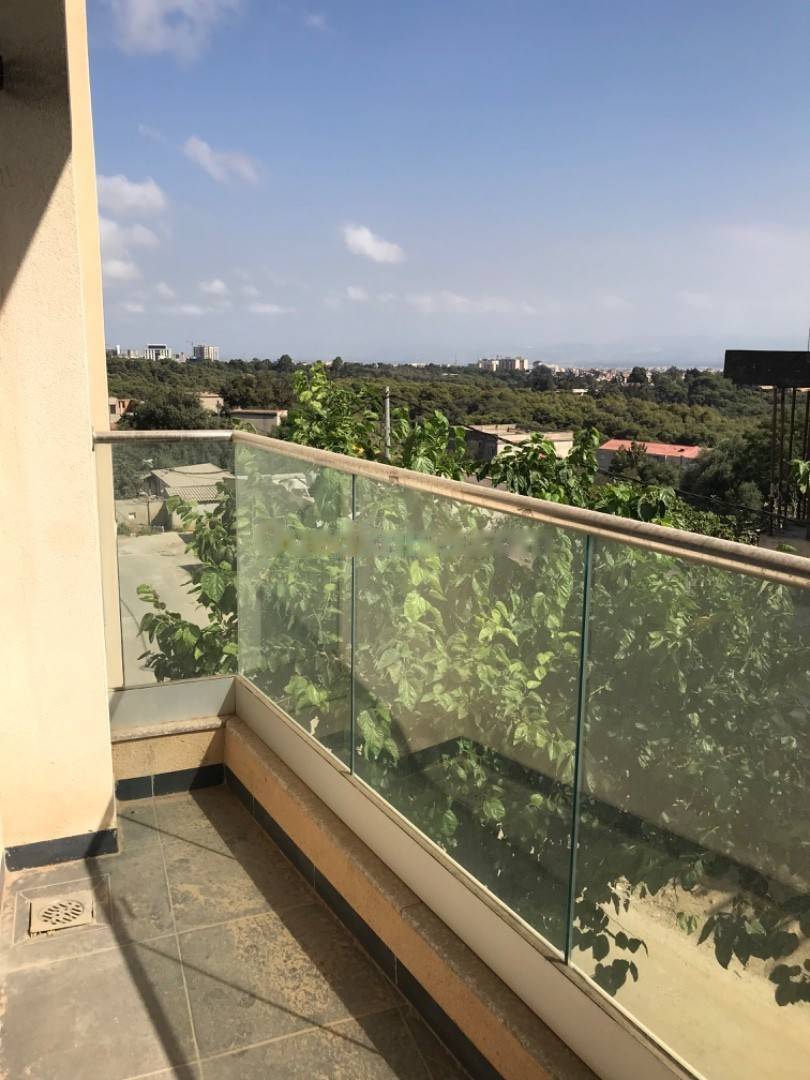 Location Appartement F4 El Achour
