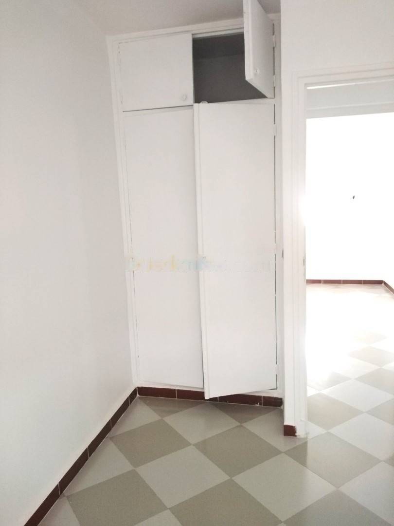 Location Appartement F4 Ain Benian