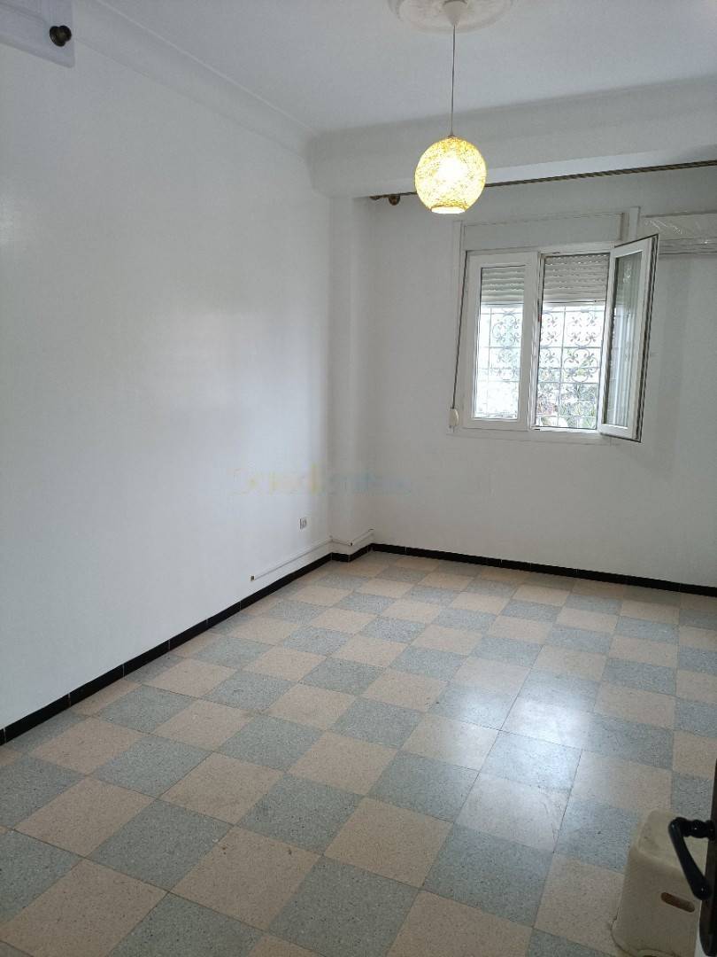 Location Niveau de villa F6 Cheraga