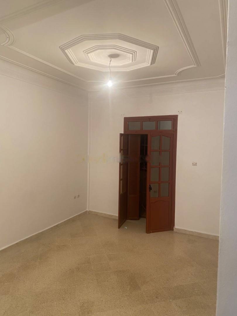 Location Niveau de villa F4 Birkhadem