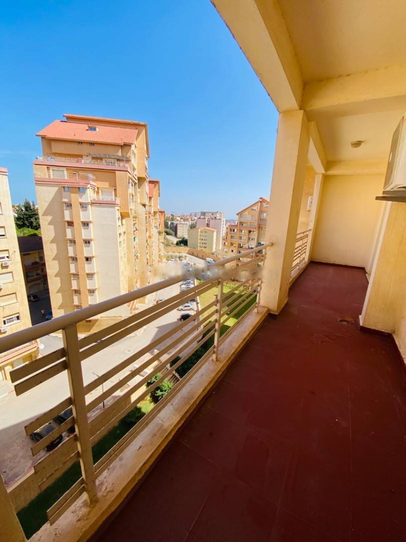 Location Appartement F4 El Achour