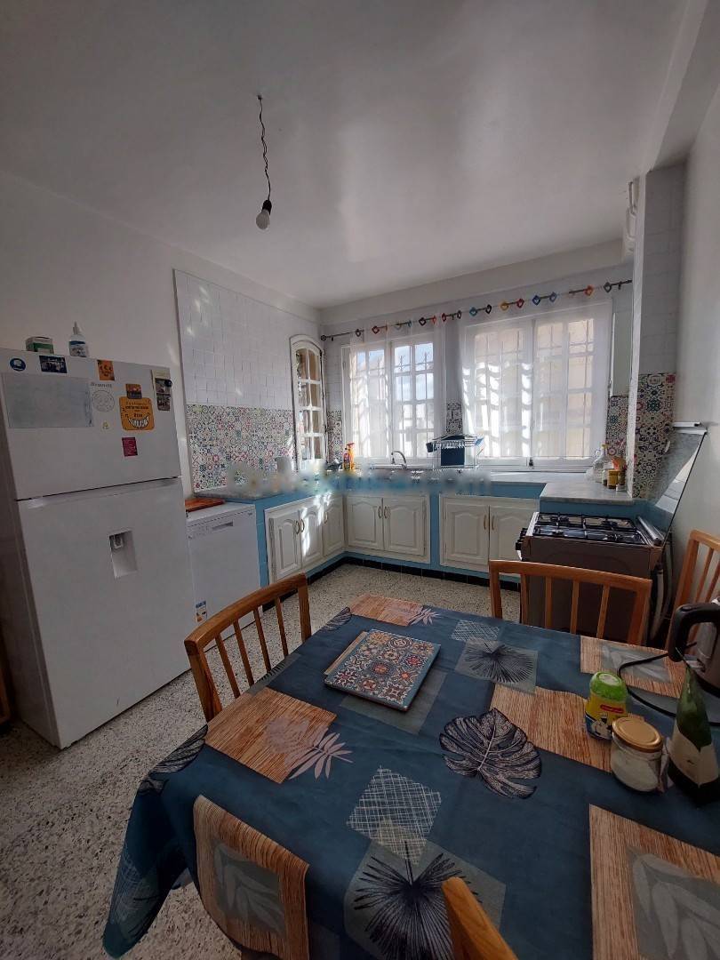 Location Niveau de villa F6 Ben Aknoun