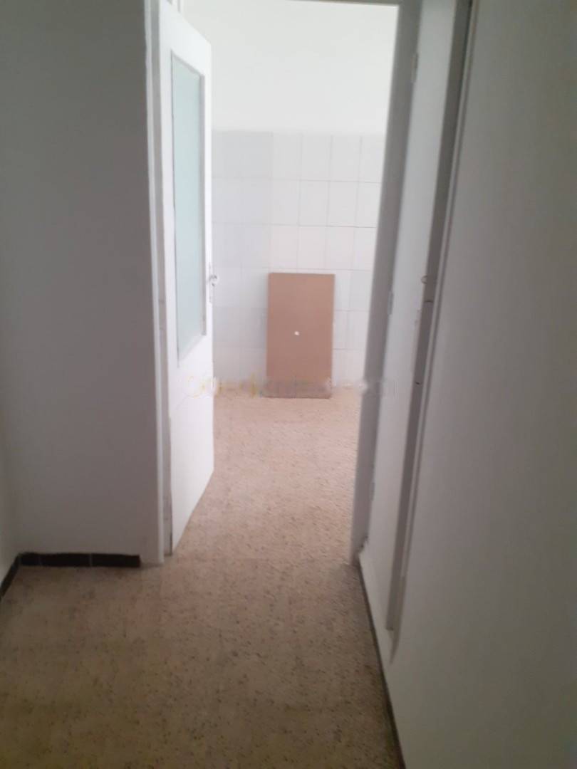 Location Appartement F3 Djasr Kasentina