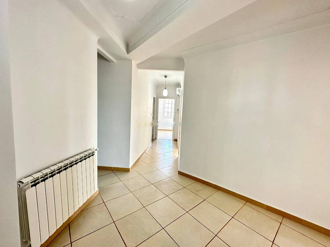 Location Niveau de villa F4 Ben Aknoun