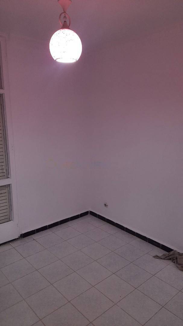 Location Appartement F3 Bab Ezzouar