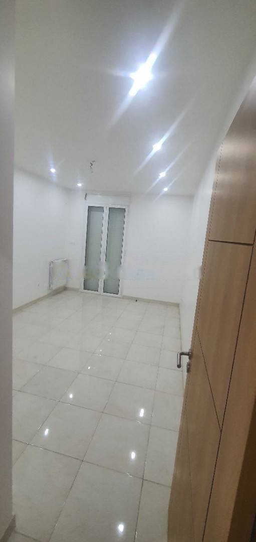 Location Appartement F5 Oued Smar