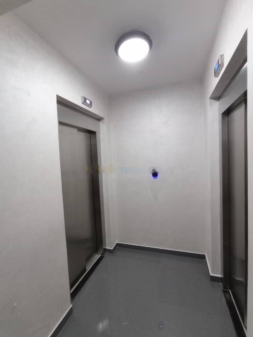 Location Appartement F4 Hydra