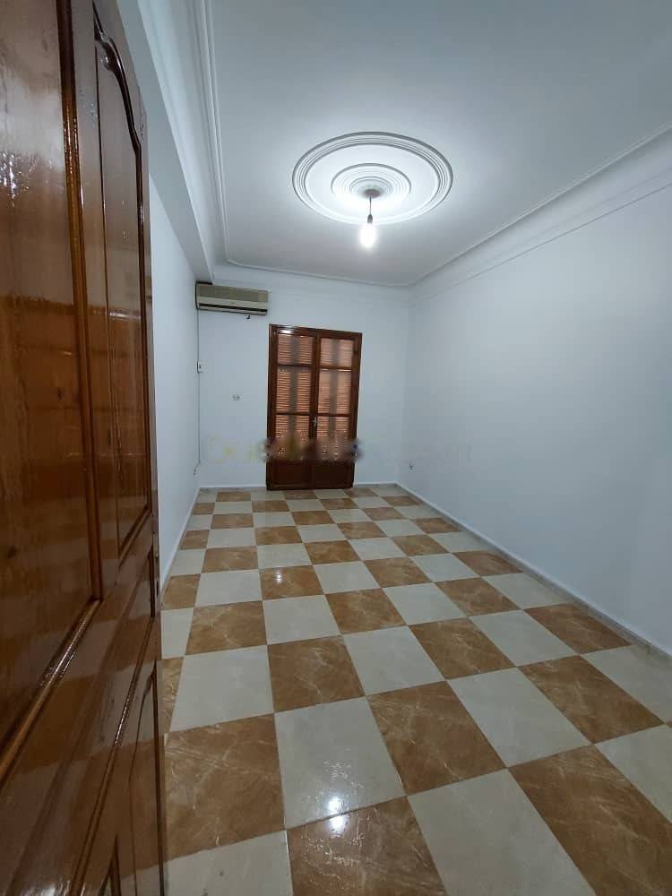 Location Niveau de villa F4 Birkhadem