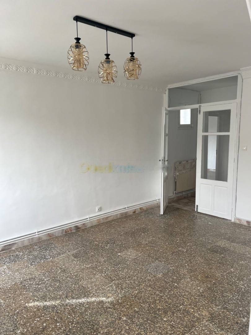 Location Appartement F5 Kouba