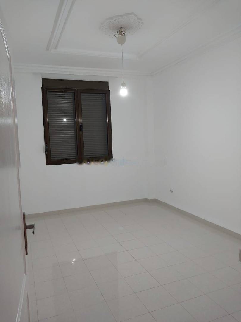 Location Appartement F4 Birkhadem