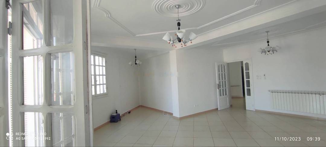 Location Niveau de villa F4 Ben Aknoun