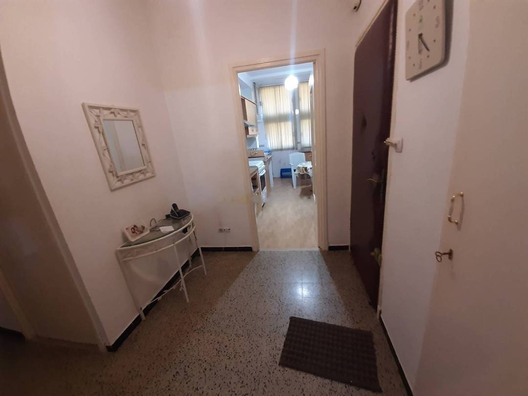 Location Appartement F4 El Mouradia