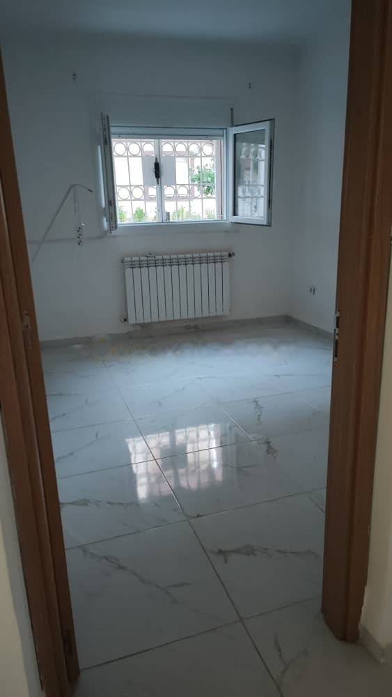 Location Niveau de villa F5 Ain Benian