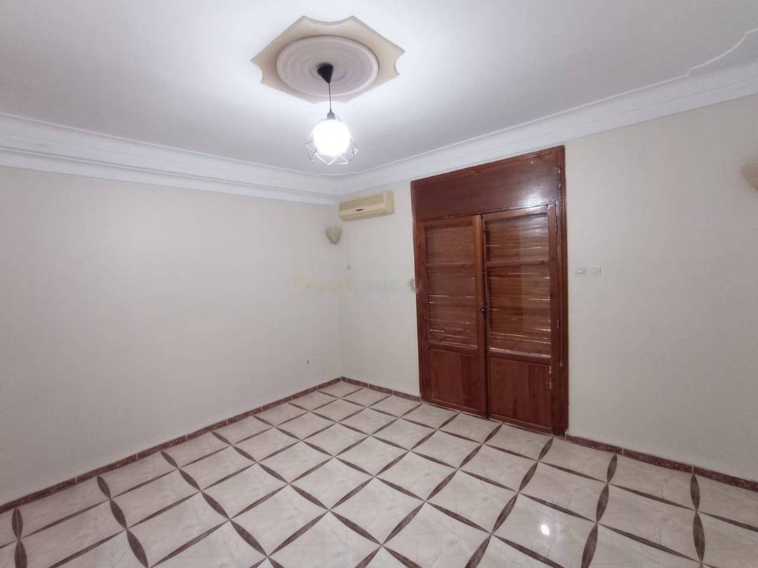 Location Niveau de villa F4 Mohammadia