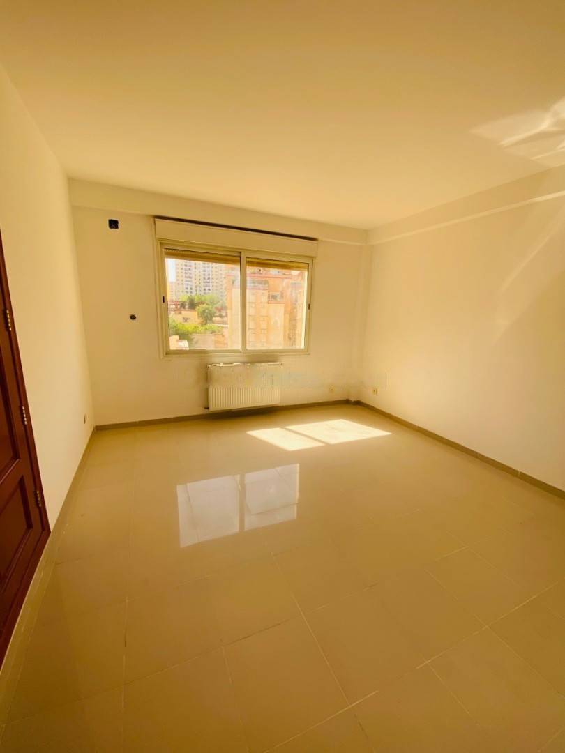 Location Appartement F4 El Achour