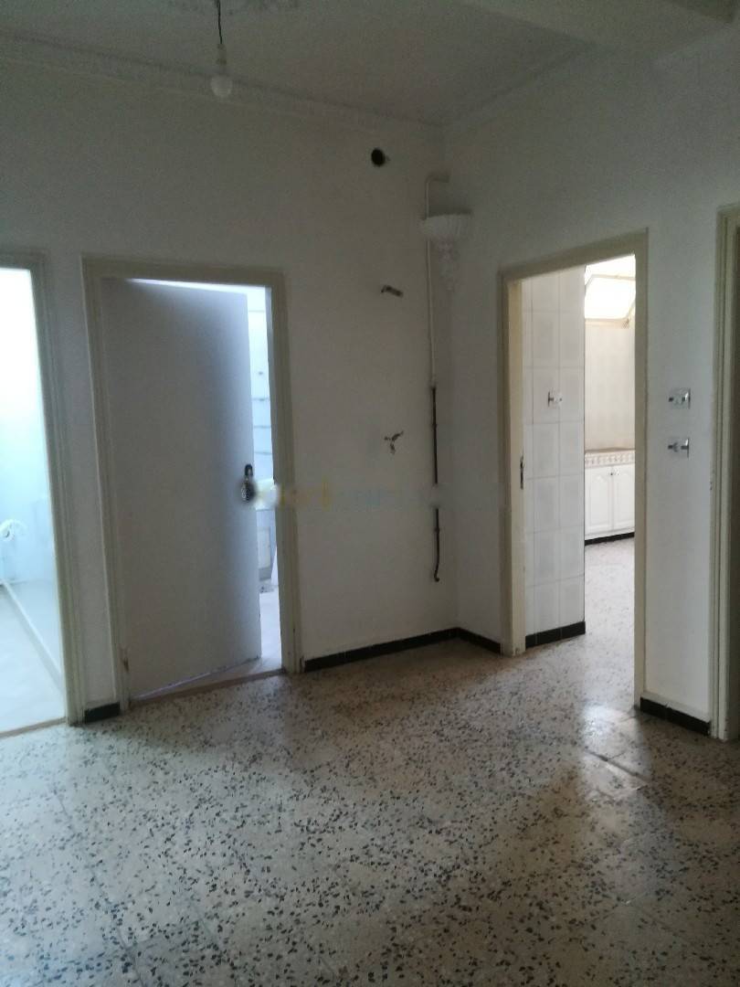 Location Appartement F4 Dar El Beida