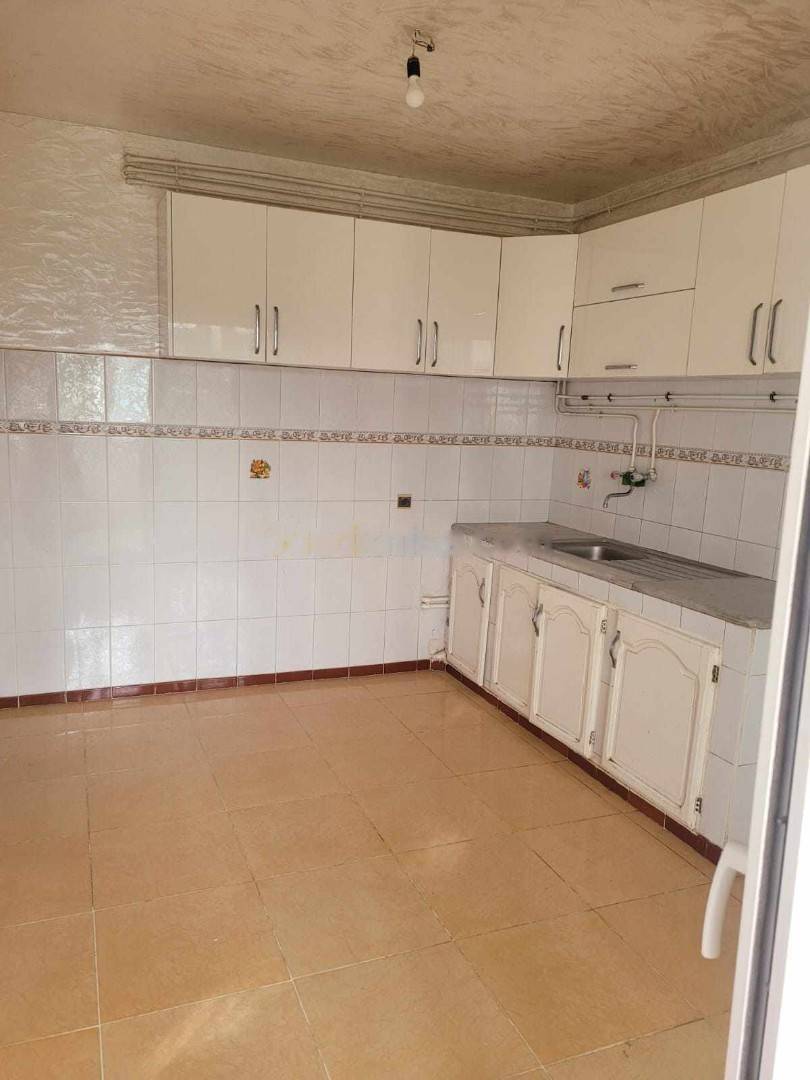 Location Appartement F3 Birkhadem