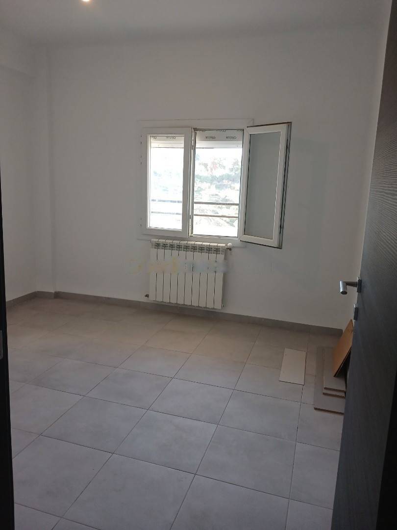 Location Appartement F3 Souidania