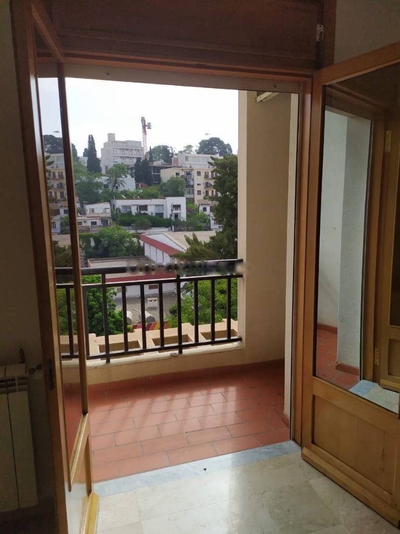 Location Appartement F5 Hydra