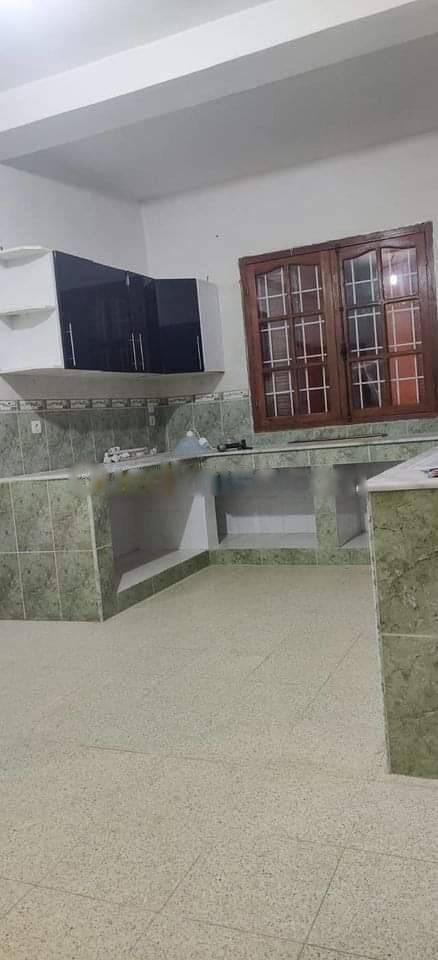 Location Niveau de villa F4 Djasr Kasentina