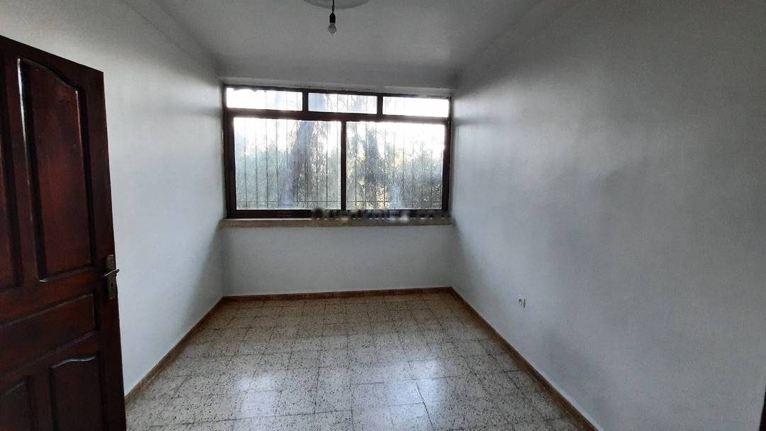 Location Niveau de villa F5 Djasr Kasentina