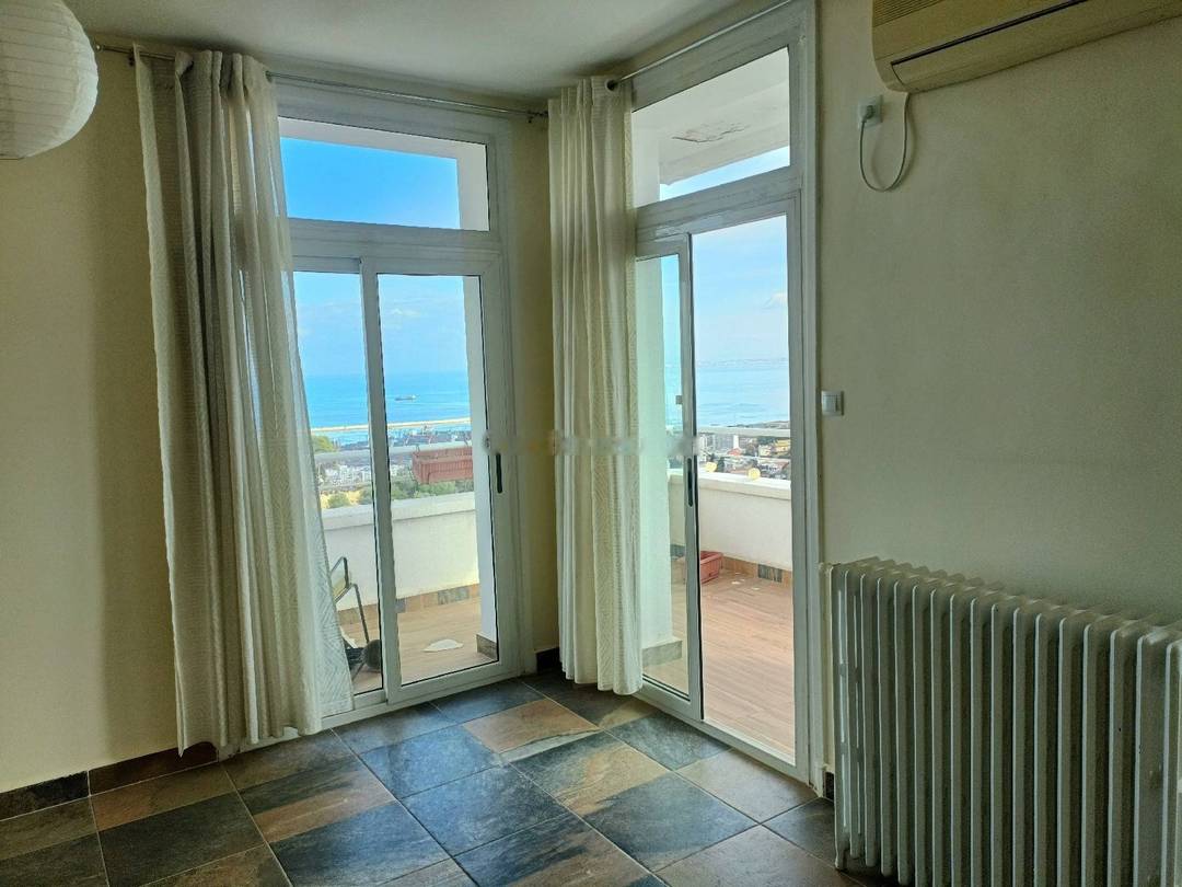 Location Appartement F4 El Mouradia