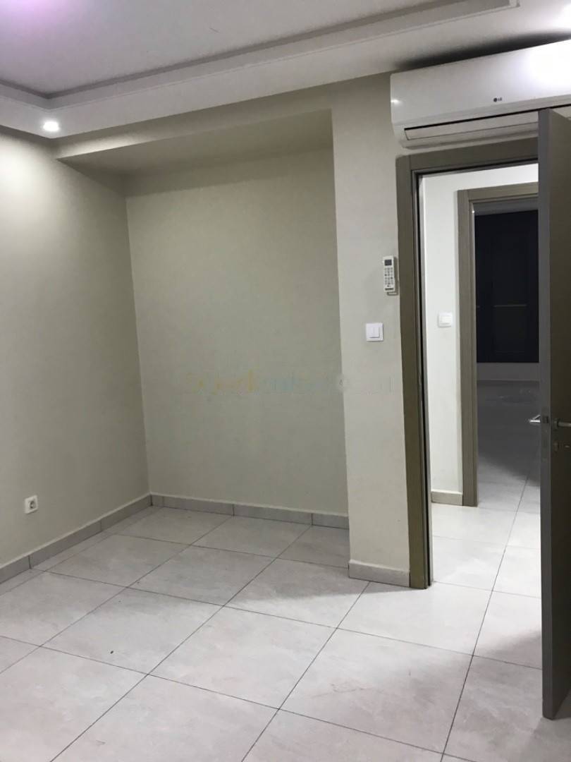 Location Appartement F4 El Achour