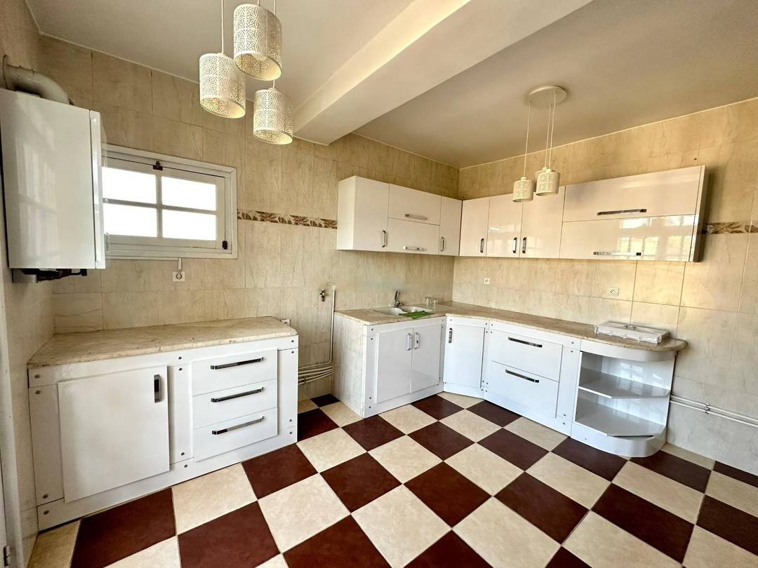 Location Niveau de villa F4 Ben Aknoun