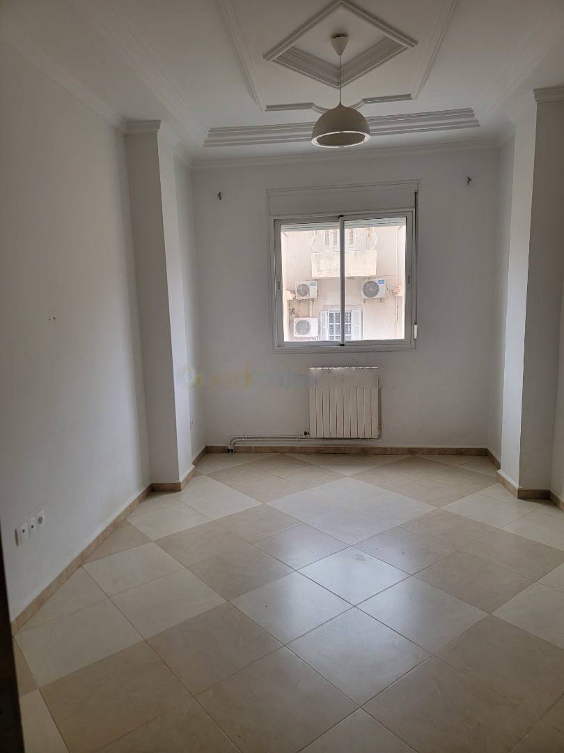 Location Niveau de villa F4 Cheraga