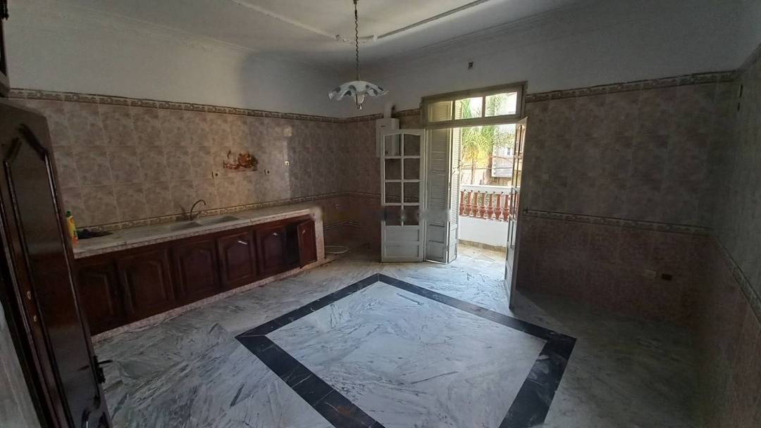 Location Niveau de villa F4 Bouzareah