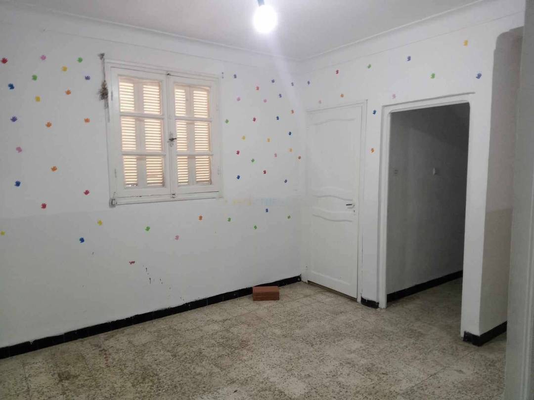 Location Niveau de villa F3 Ain Benian